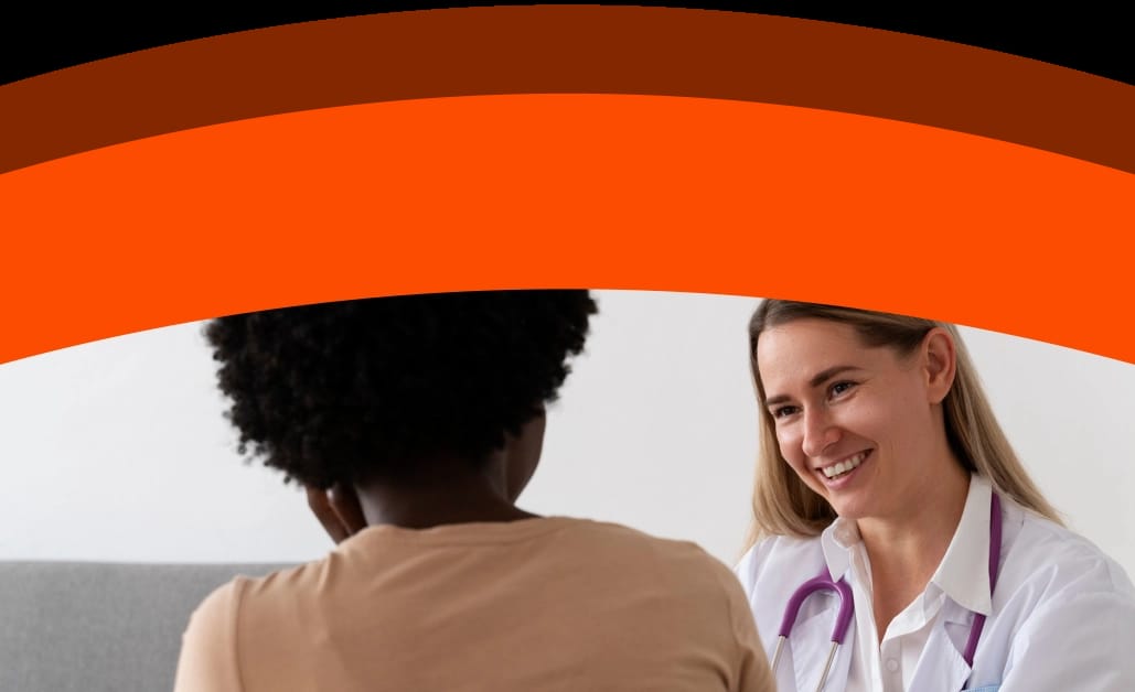Médica atendendo paciente