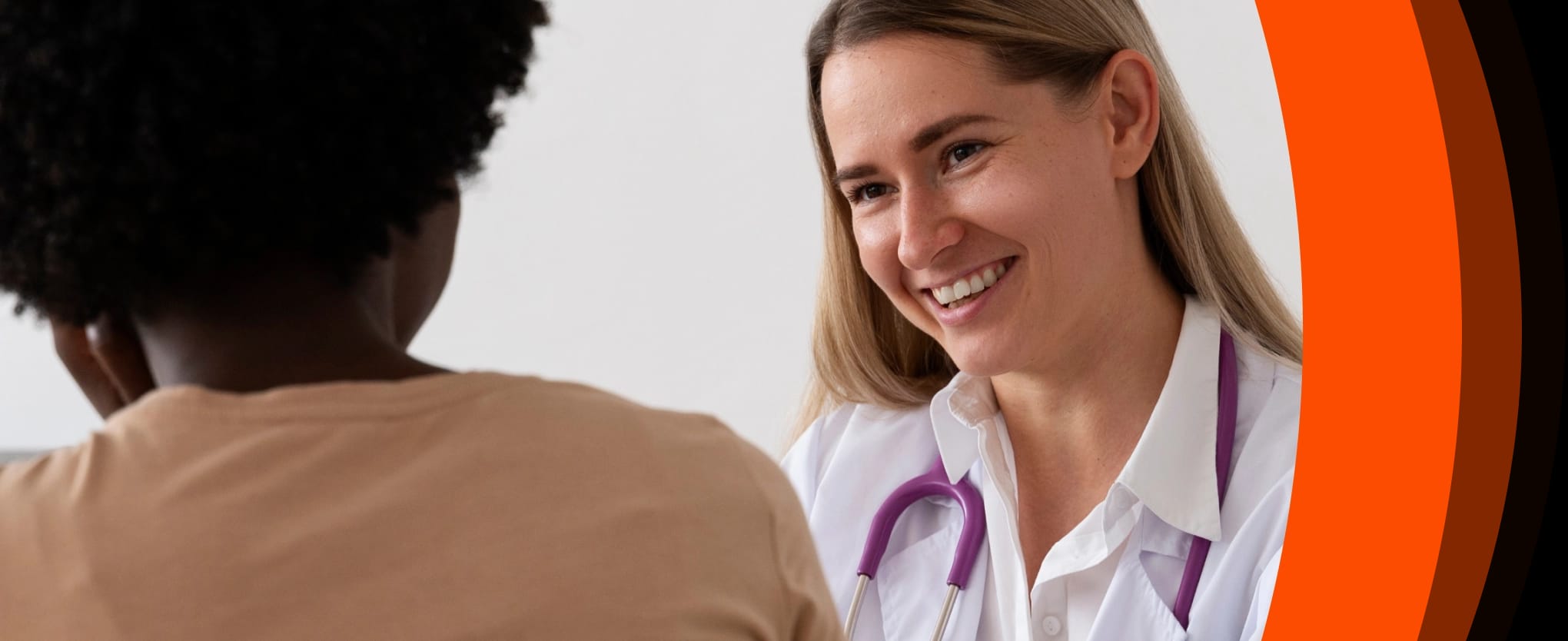 Médica atendendo paciente